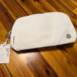 New Lululemon Unisex Everywhere Belt Bag 1L in White Water resistant nylon NWT